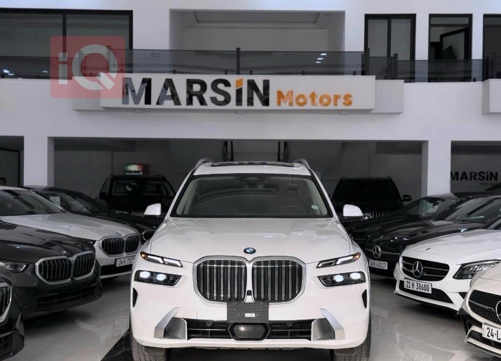 بی ئێم دەبڵیو X7